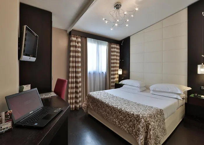 Western Cinemusic Hotel 4*