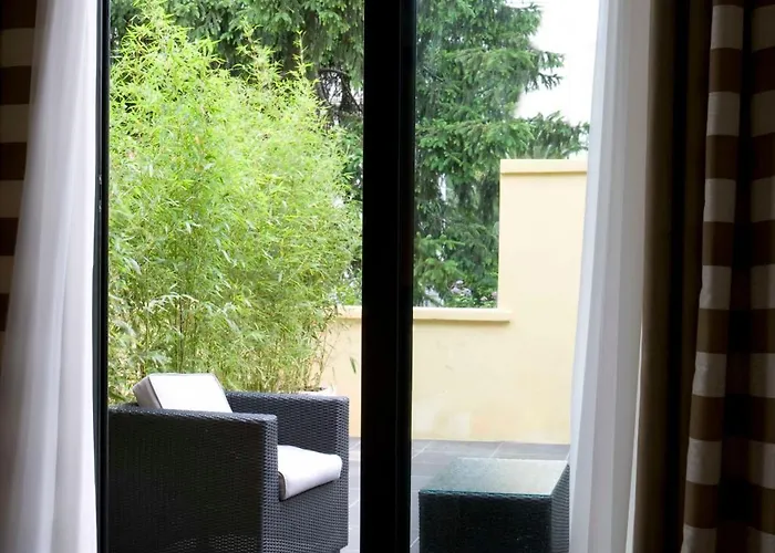 Western Cinemusic Hotel Roma