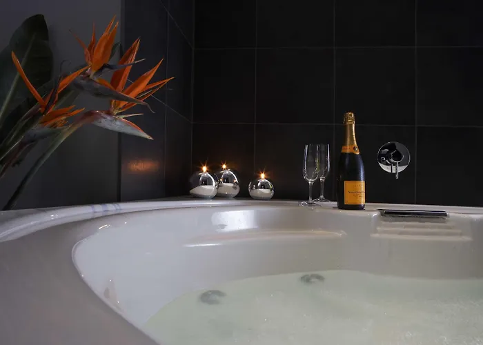Western Cinemusic Hotel 4*