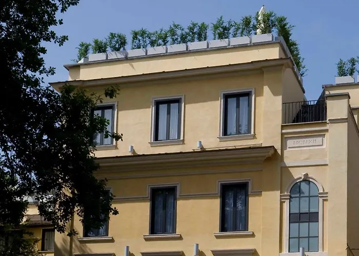 Western Cinemusic Hotel 4*