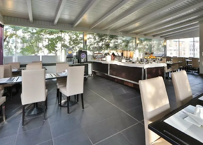 Western Cinemusic Hotel Roma
